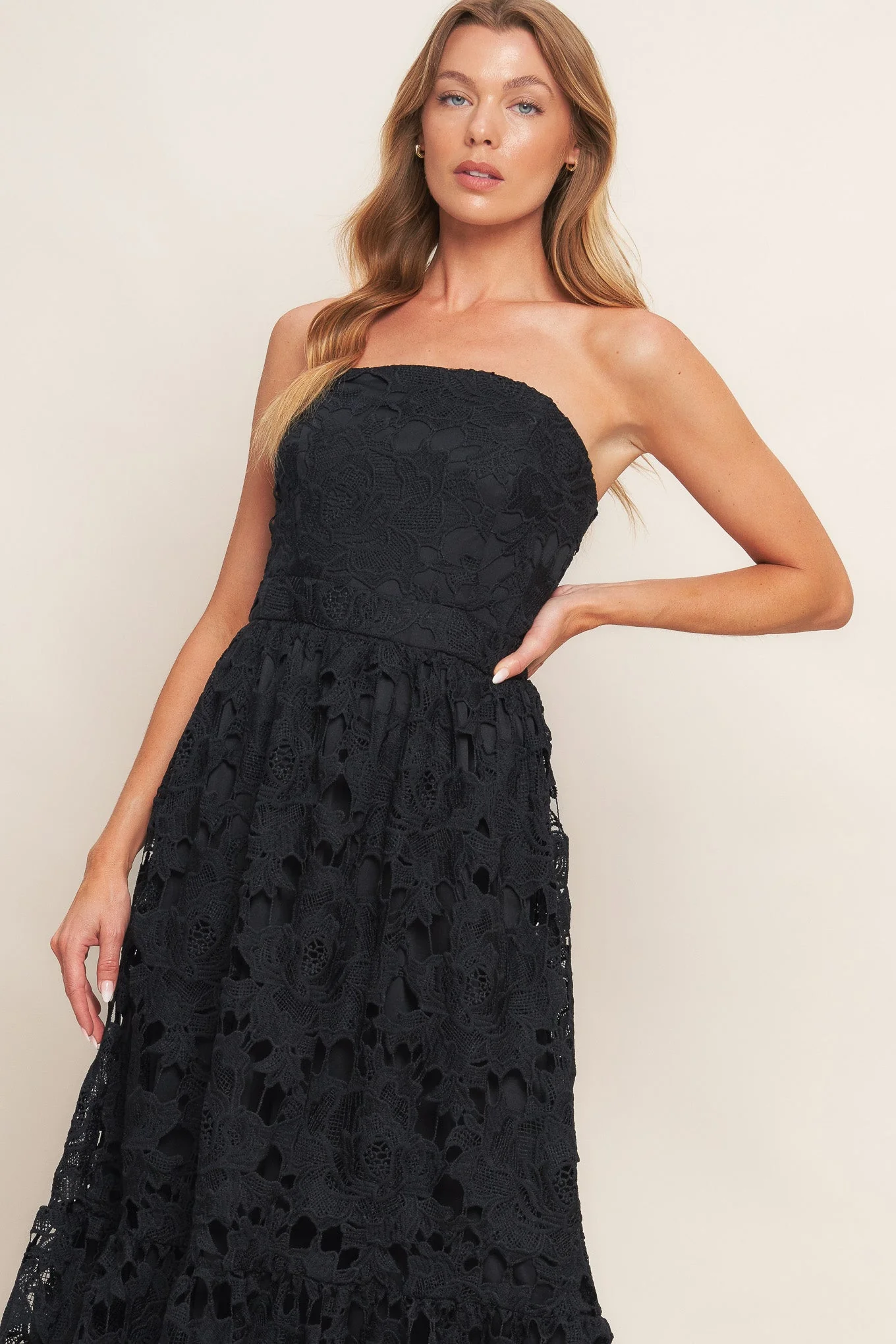 CAREFREE NIGHTS LACE MIDI DRESS - BLACK - Image 2