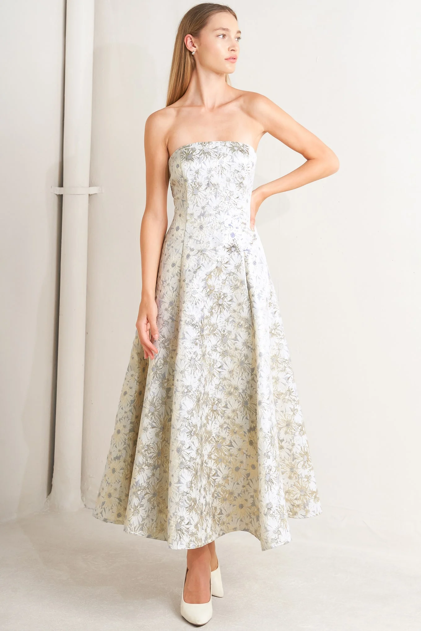 WHITE & GOLD JACQUARD STRAPLESS MIDI DRESS